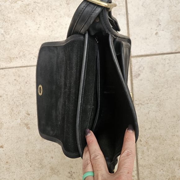 Vintage Coach Black Leather Shoulder Bag